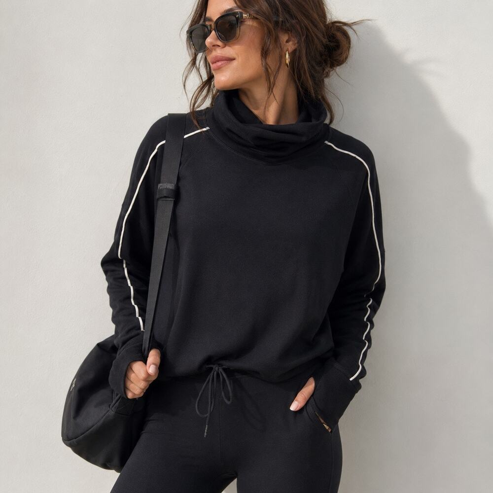 Varley Ariana Funnel Neck Midlayer Black Contrast Piping Pullover Activewear M